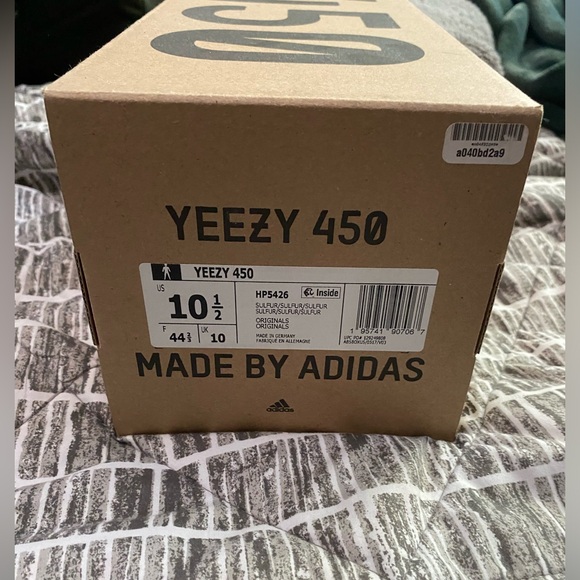 Used yezzys - Picture 1 of 5